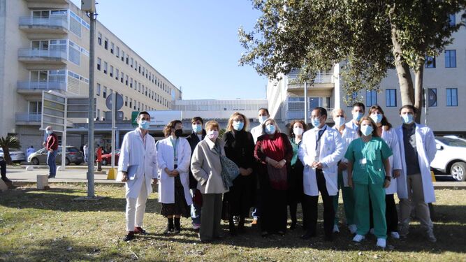 La delegada de Salud y Familias, Manuela Caro, visita la nueva Unidad de Oncología.