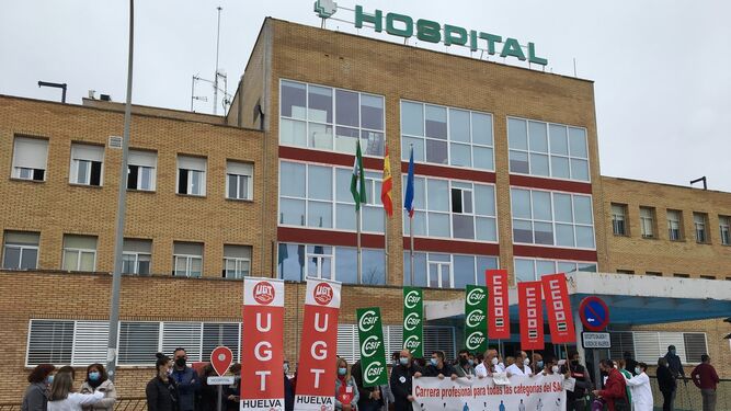 CCOO, CSIF y UGT se concentran en el hospital de Riotinto.