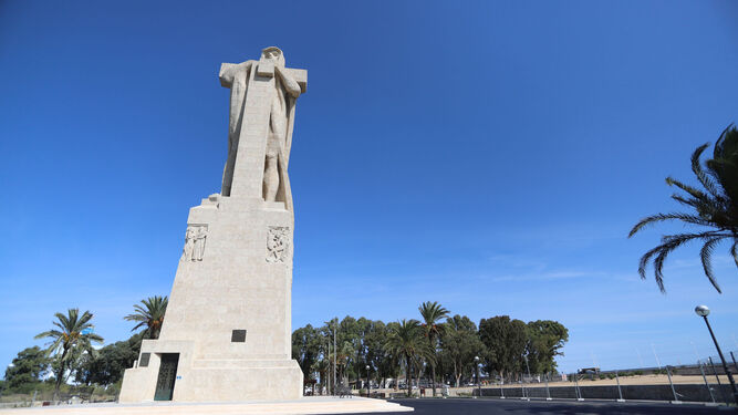 Monumento a Colón en la Punta del Sebo.