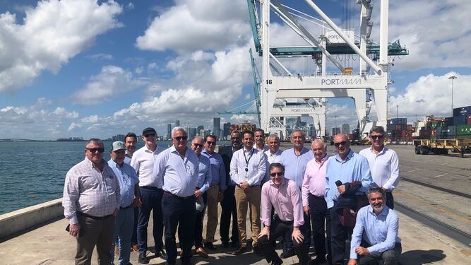 La delegación de Cooperativas Agro-alimentarias de Andalucía, durante la visita al Puerto de Miami.
