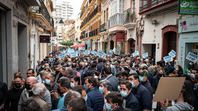 Concentración de los agricultores del Condado frente a la Subdelegación del Gobierno en Huelva.