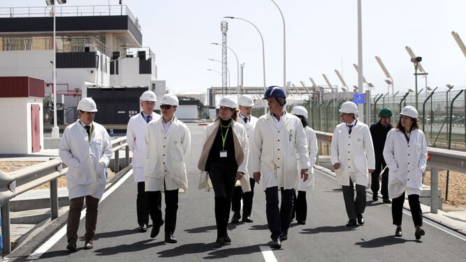 Visita de los responsables portuarios a las instalaciones de Enagás.
