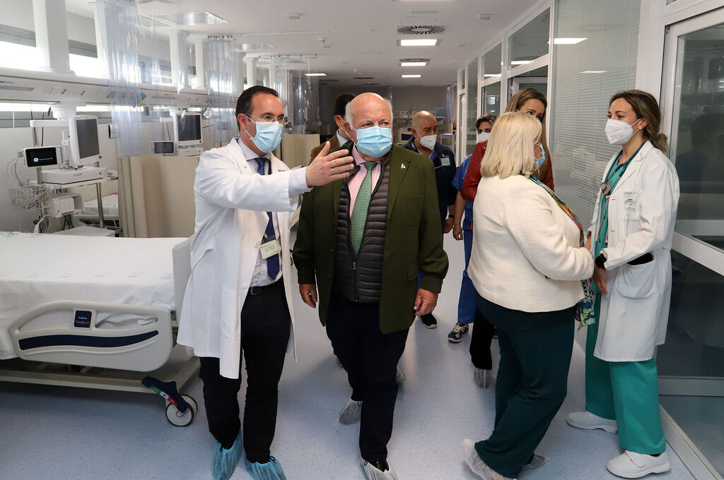 El consejero de Salud Jes&uacute;s Aguirre visita las nuevas instalaciones del Hospital Juan Ram&oacute;n Jim&eacute;nez, en im&aacute;genes