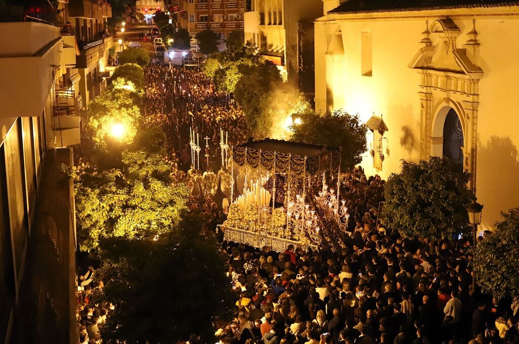 Im&aacute;genes del Nazareno recorriendo las calles de Huelva en la Semana Santa 2022.