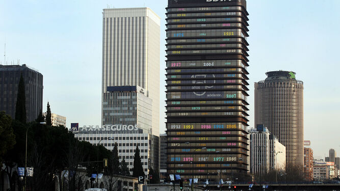 En la imagen edificio de la sede  central del BBVA en el paseo de la Castellana de Madrid.