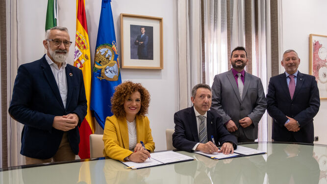 Firma del acuerdo entre la Diputación y la Once.