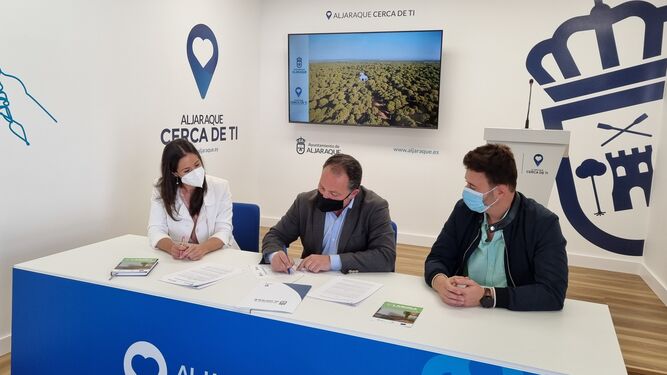 Firma del convenio de colaboración entre el Ayuntamiento de Aljaraque y la Fundación Diagrama.