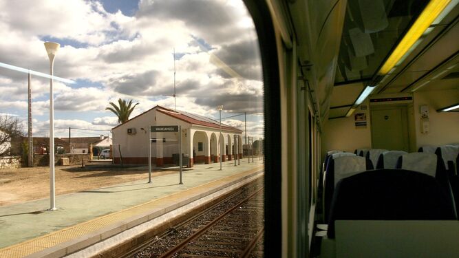 Llegada a la estación de Valdelamusa en la línea Huelva-Zafra.