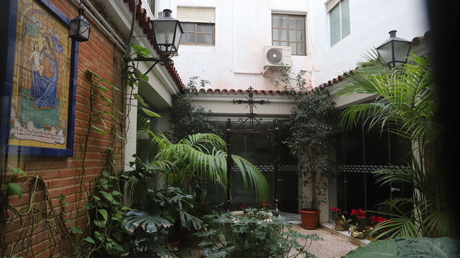 El patio interior del Colegio de Farmacéuticos de Huelva.