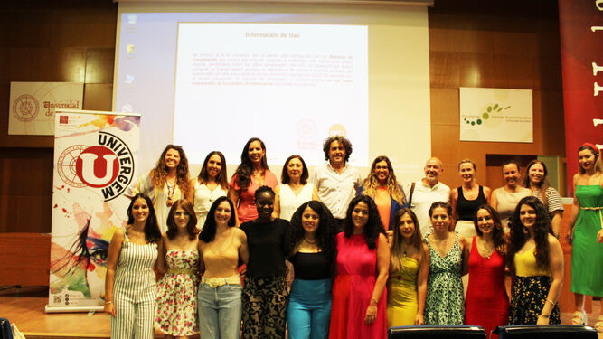 Las alumnas de la UHU participantes en Univergem en la clausura del programa.