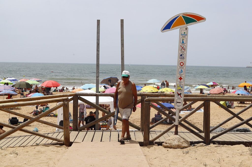 Un d&iacute;a en las playas de Huelva, en im&aacute;genes