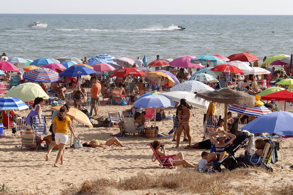 Un d&iacute;a en las playas de Huelva, en im&aacute;genes