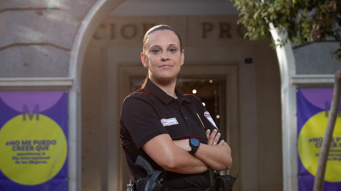 Cristina Domínguez fue la primera mujer vigilante en el servicio de Seguridad del Palacio Provincial de la Diputación.