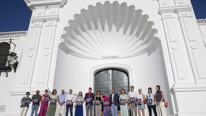 Reunión de la presidenta de la Diputación y de las entidades participantes en El Rocío.