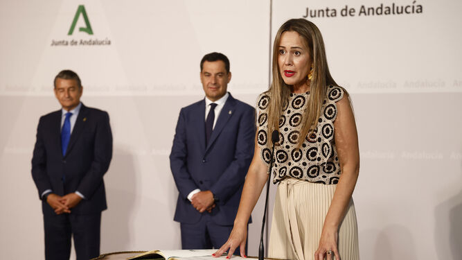 Bella Verano en la toma de posesión de su cargo al frente de la Delegación de la Junta en Huelva.