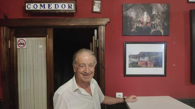 Rafael Suárez, propietario de La Tierrina, el único restaurante astuariano de Huelva
