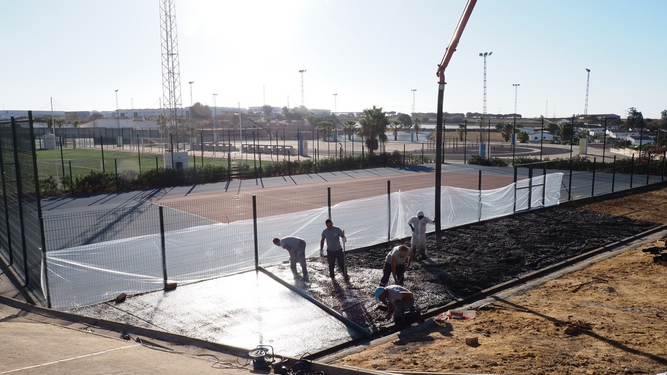 Nueva pista de tenis municipal en Palos de la Frontera.