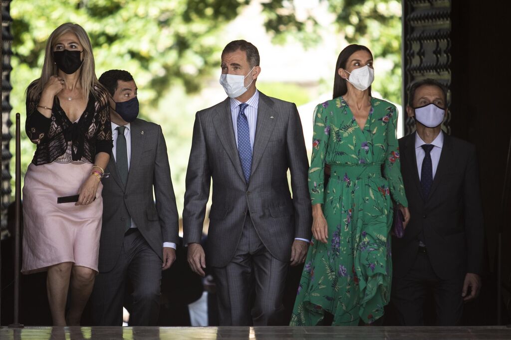 2021. En plena pandemia, visita con su marido a la Alhambra