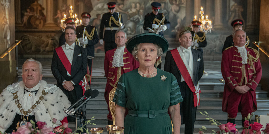 Imelda Staunton como Isabel II en la quinta temporada de 'The Crown'