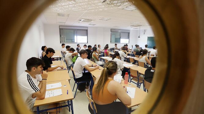 Estudiantes en la Universidad de Huelva.