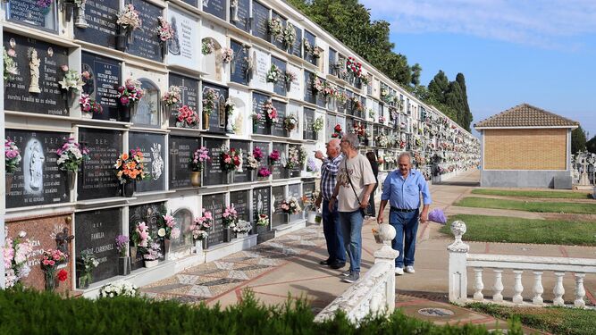 Cementerio de La Soledad en Huelva este domingo.