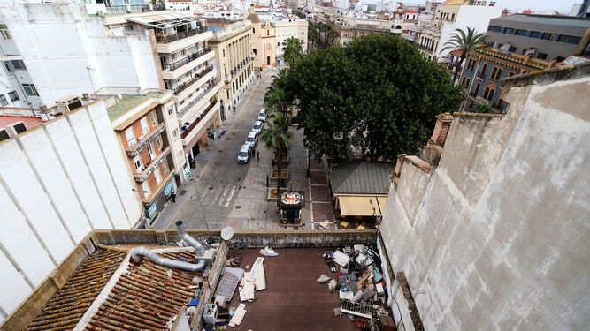 Un edificio okupa desalojado en la Plaza de las Monjas de Huelva