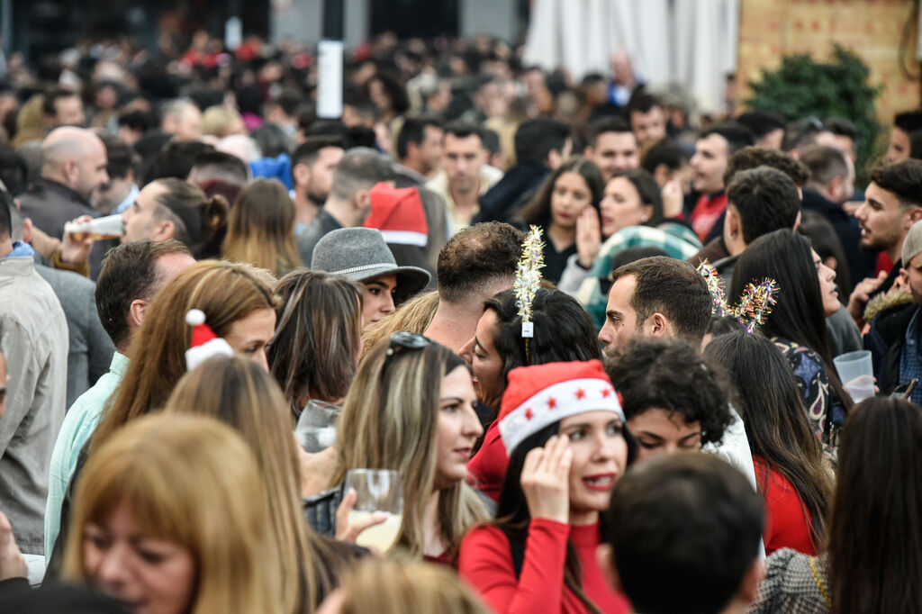 Im&aacute;genes de las celebraciones en el centro de Huelva la tarde del 24