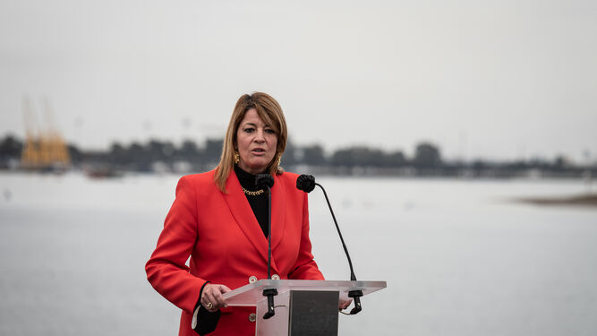 Pilar Miranda en un acto como presidenta del Puerto de Huelva.