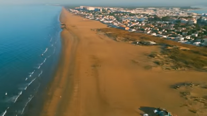Un 'frame' del vídeo promocional de Punta Umbría en Fitur 2023.