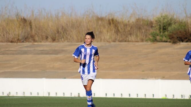 Estrella Martín durante un partido con el Sporting de Huelva.