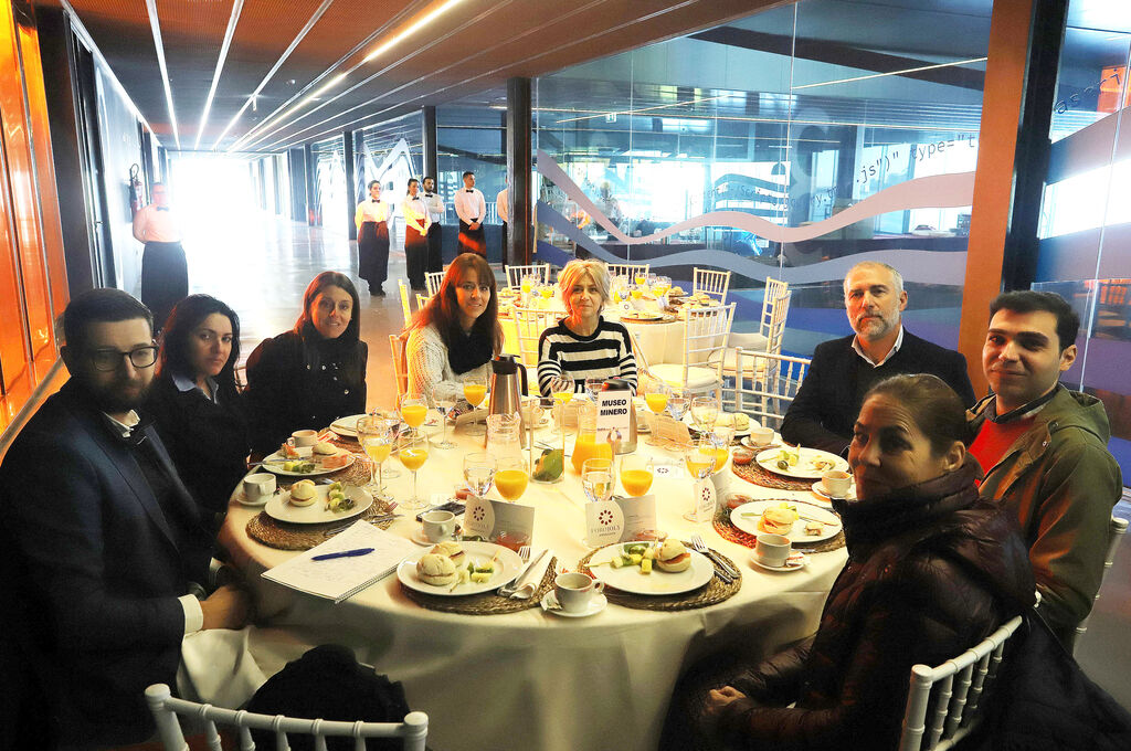 Im&aacute;genes del desayuno-coloquio con Antonio Sanz en el Foro Joly Andaluc&iacute;a celebrado en la Lonja de la Innovaci&oacute;n del Puerto de Huelva