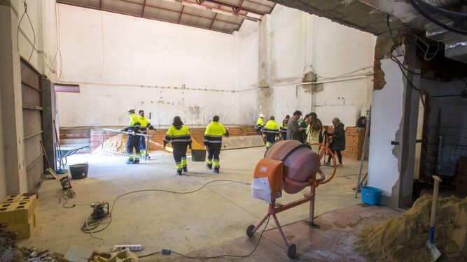 Las obras del nuevo salón de actos del Centro Municipal Los Rosales.