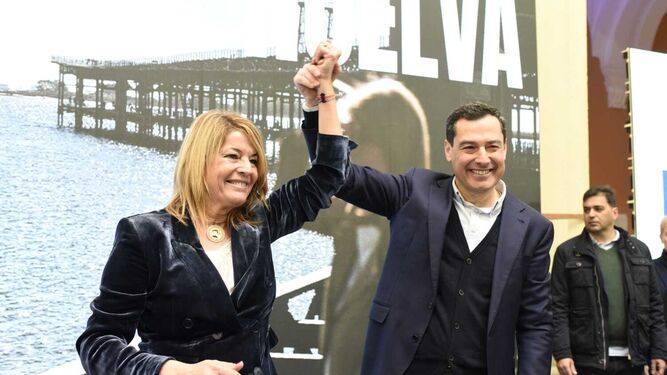 Pilar Miranda y Juanma Moreno, este sábado en el acto de la presentación de la candidata del PP a la Alcaldía de Huelva.