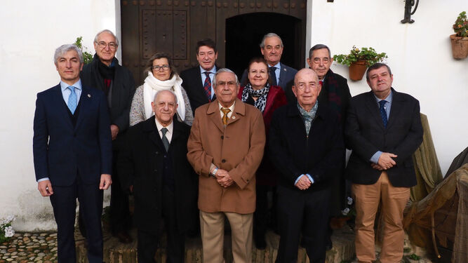 La nueva junta directiva de la Real Sociedad Colombina de Huelva.