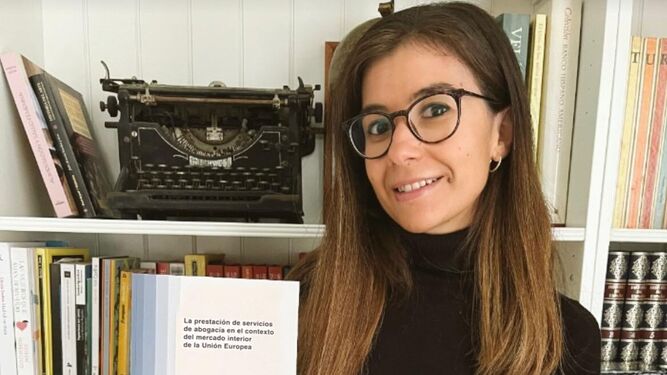 Lucía Padilla autora de una investigación sobre la abogacía.