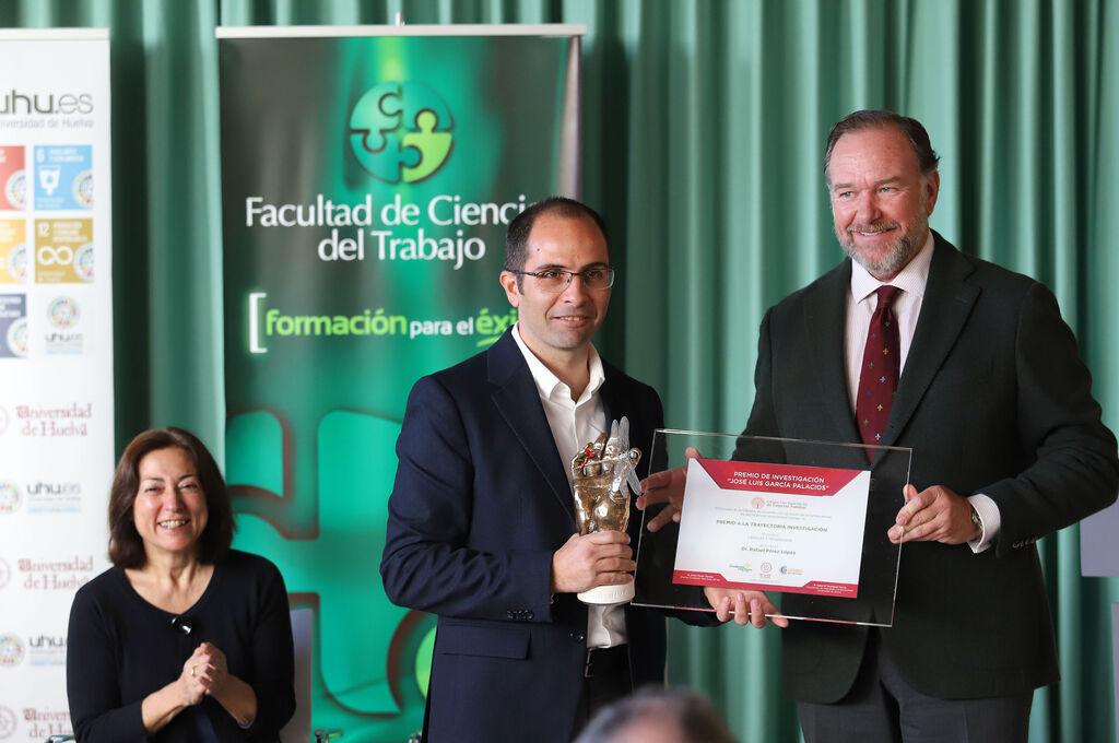Im&aacute;genes de la entrega de los Premios a la Excelencia investigadora "Jos&eacute; Luis Garc&iacute;a Palacios", en la Universidad de Huelva