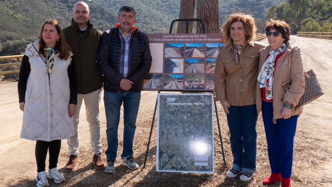 Visita de la Diputación al nuevo tramo de la Ruta Natural del Tinto.