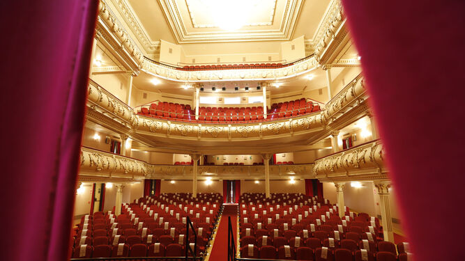 El espectacular Gran Teatro de Huelva vista desde el escenario.