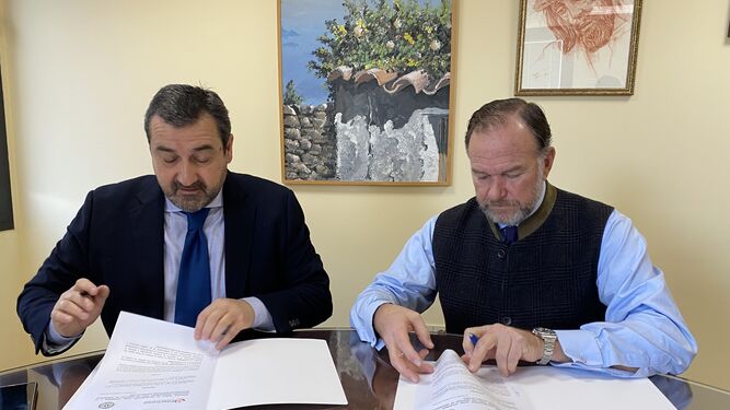 Antonio Montaño y José Luis García-Palacios Álvarez firman el convenio