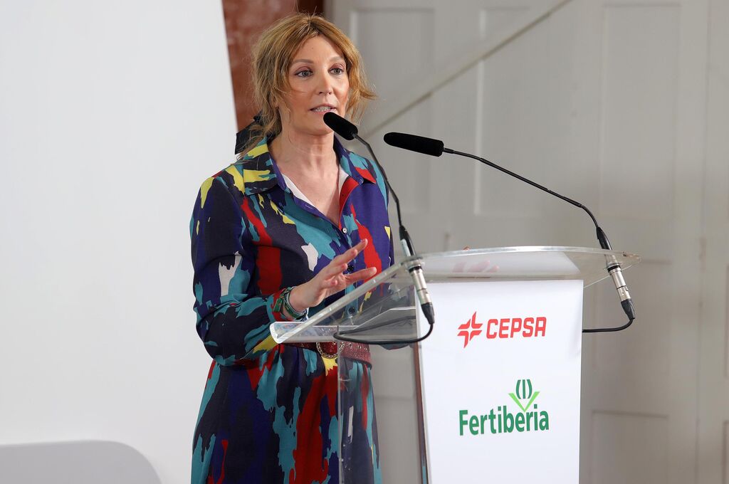 Im&aacute;genes de la firma del acuerdo entre Cepsa y Fertiberia para implantar el anillo de hidr&oacute;geno verde en Huelva