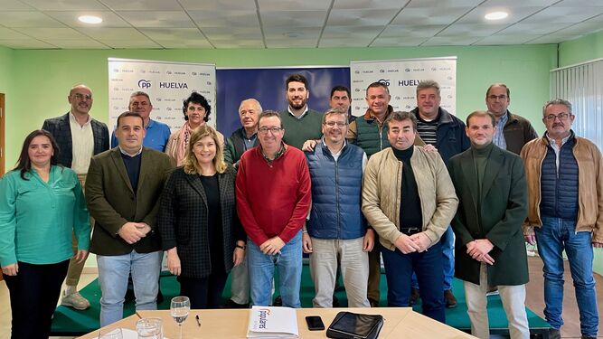 Imagen del encuentro del PP con algunos de sus candidatos en la Sierra de Huelva