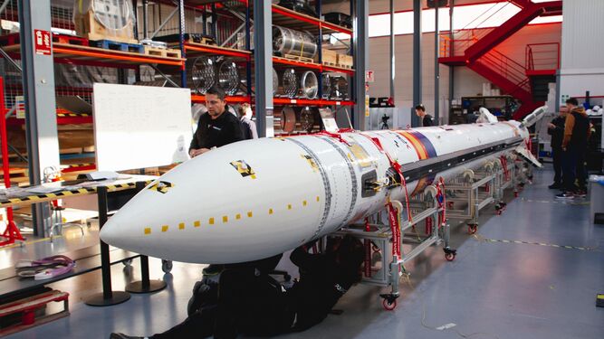 El cohete ya está listo para su traslado hasta Huelva.
