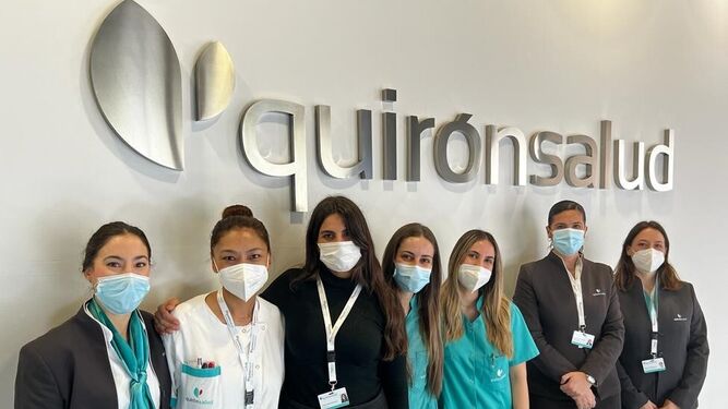 Parte del equipo del Hospital Quirónsalud Huelva.