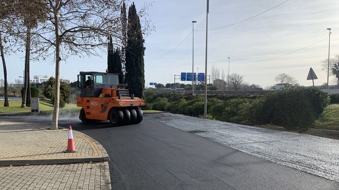 Trabajos de asfaltado en las calles de Huelva