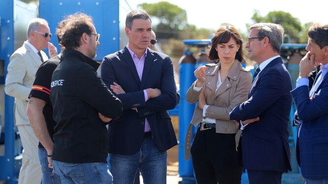 Paradela conversa con el presidente Pedro Sánchez, la ministra Diana Morant y el presidente de PLD Ezequiel Sánchez.