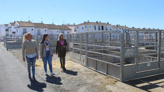 Visita de la corporación municipal a la zona donde se celebrará la Feria del Caballo 2023