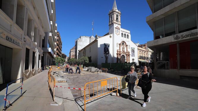 Las obras continúan por la calle Méndez Núñez.