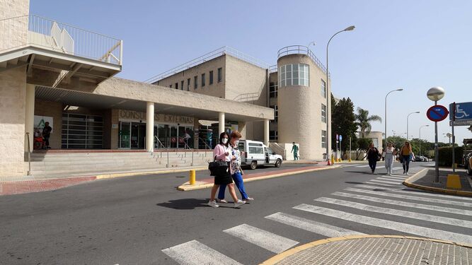 Inmediaciones del hospital Juan Ramón Jiménez.