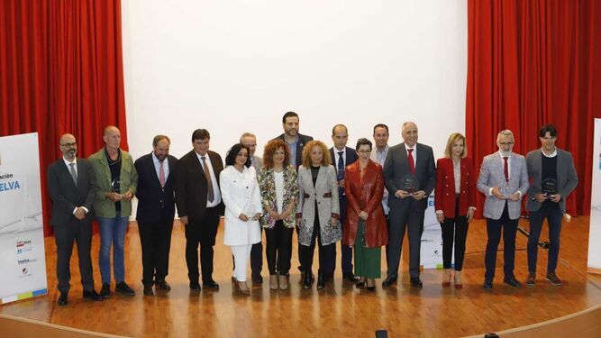 Foto de familia de los Premios a la Innovación de la Provincia de Huelva en el 2022