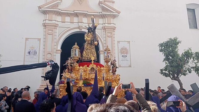 El Nazareno a las puertas de la Iglesia de la Concepción.